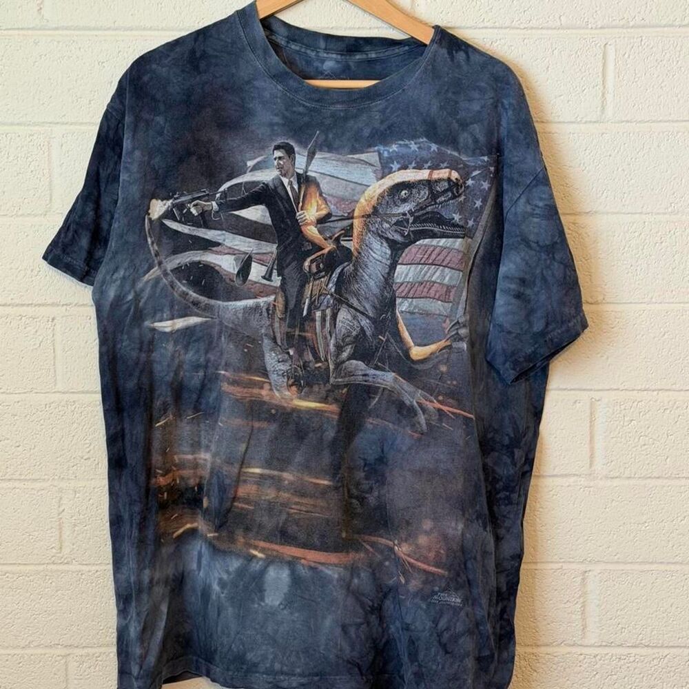 The-mountain Men's T-shirt